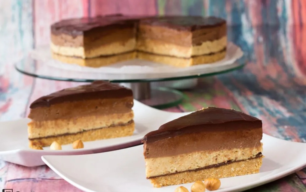 bajadera-torta-bez-pecenja-cokolada-preprzeni-ljesnjaci-vanilija-krema-provjeren-recept-recepttura-1024x682